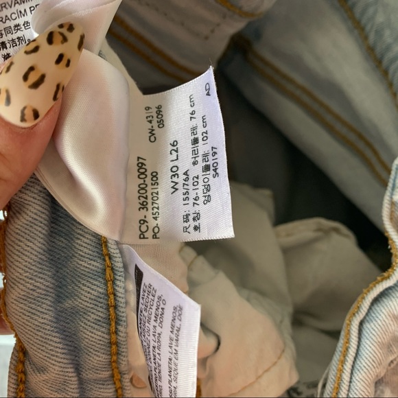 Levi’s 501 Original Stretch Cropped Jean Size 30 - Picture 5 of 11